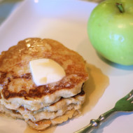 gluten free apple cinnamon pancakes