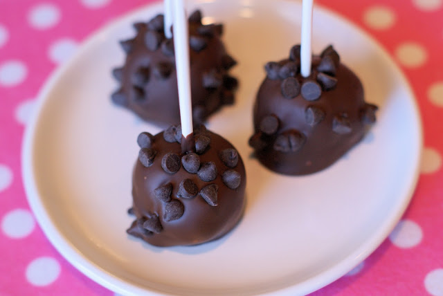 gluten free vegan chocolate cake pops - Sarah Bakes Gluten Free