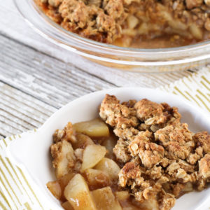 Gluten Free Vegan Chai Spiced Pear Crisp. Warm chai spices, sweet pears and a refined sugar free crumb topping. A lovely fall dessert!