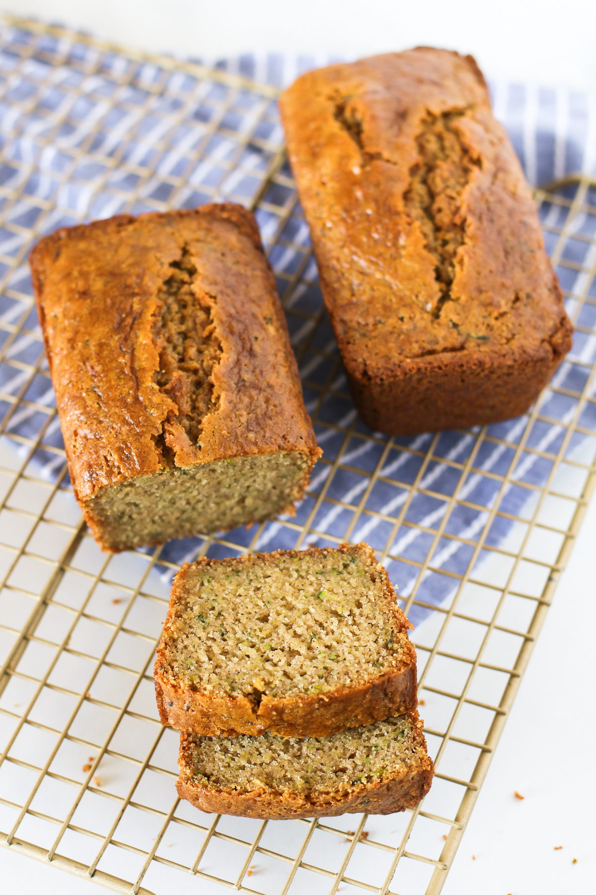 Zucchini Bread vs. Banana Bread (How Different Are They?) - Baking Kneads,  LLC